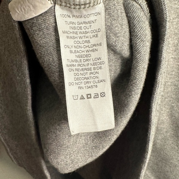 Vineyard Vines Grey Quarter Zip Sweater Size Medium - Picture 7 of 7